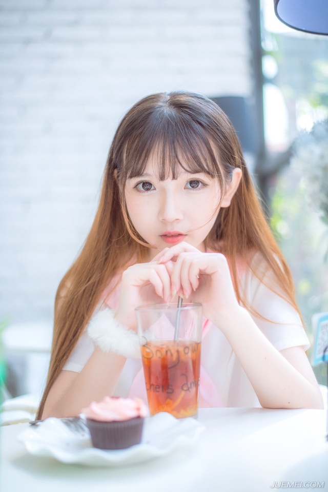 “啊？”刘璋彻底懵了，茫然的看向孟达：“这话从何说起？我又何时私通他妻子？”